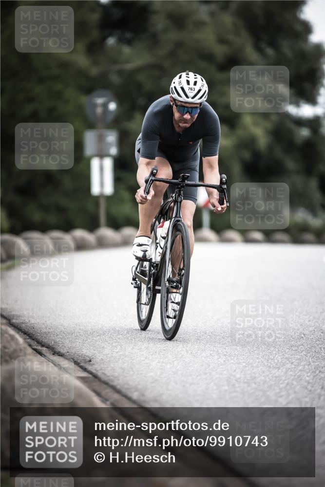 21.06.2026 - 29. Vierlanden-Triathlon H.Heesch http://msf.ph/oto/9910743 21.06.2026 12:01:53 Radfahren 252, 763 meine-sportfotos.de