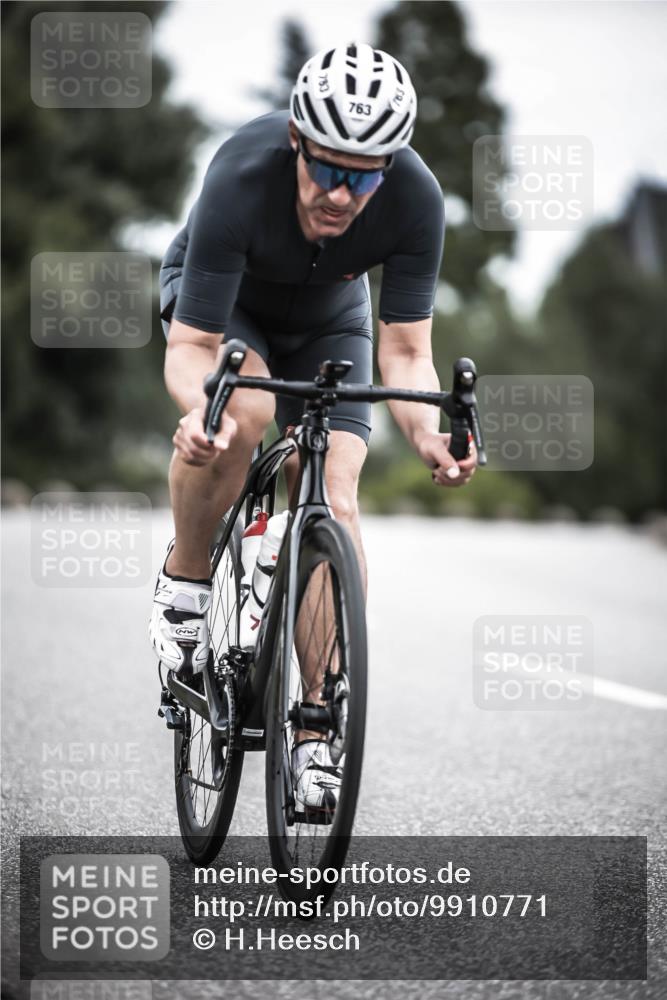 21.06.2026 - 29. Vierlanden-Triathlon H.Heesch http://msf.ph/oto/9910771 21.06.2026 12:01:54 Radfahren 252, 763 meine-sportfotos.de