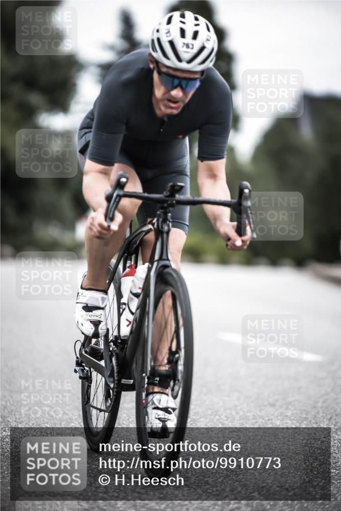 21.06.2026 - 29. Vierlanden-Triathlon H.Heesch http://msf.ph/oto/9910773 21.06.2026 12:01:54 Radfahren 252, 763 meine-sportfotos.de