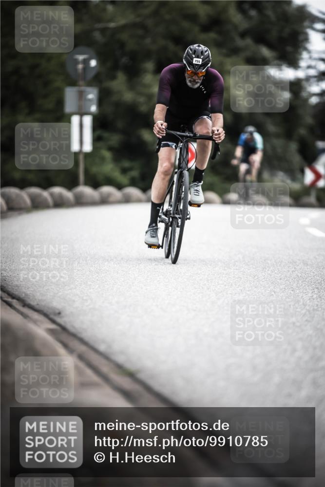 21.06.2026 - 29. Vierlanden-Triathlon H.Heesch http://msf.ph/oto/9910785 21.06.2026 12:02:04 Radfahren 661, 755, 758 meine-sportfotos.de