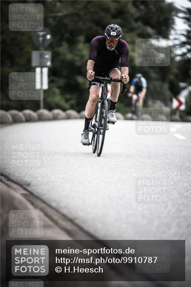 21.06.2026 - 29. Vierlanden-Triathlon H.Heesch http://msf.ph/oto/9910787 21.06.2026 12:02:04 Radfahren 661, 755, 758 meine-sportfotos.de