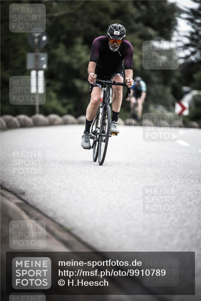 21.06.2026 - 29. Vierlanden-Triathlon H.Heesch http://msf.ph/oto/9910789 21.06.2026 12:02:04 Radfahren 661, 755, 758 meine-sportfotos.de