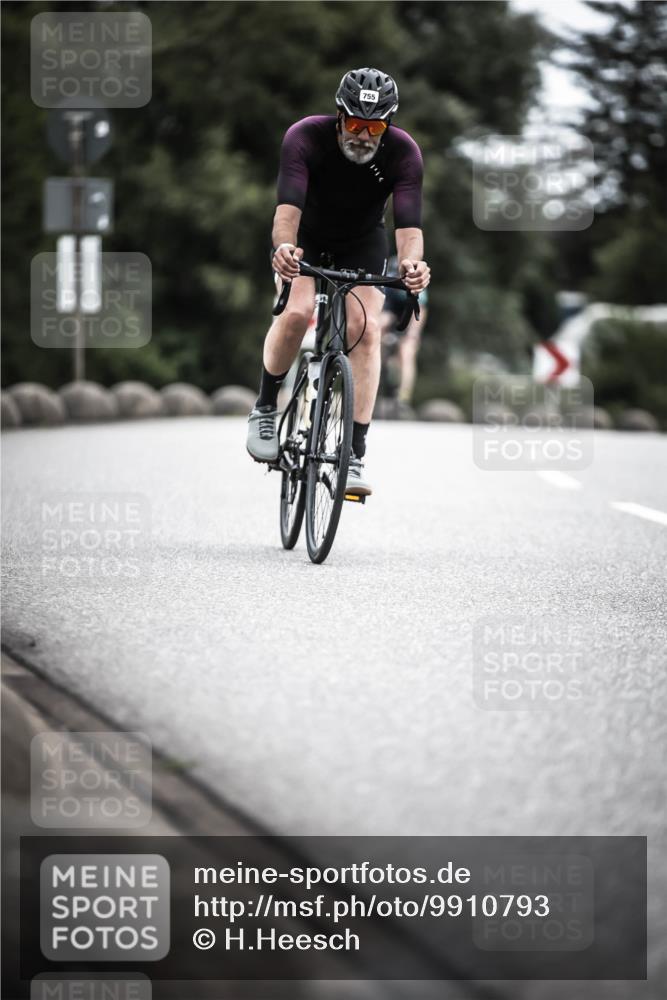 21.06.2026 - 29. Vierlanden-Triathlon H.Heesch http://msf.ph/oto/9910793 21.06.2026 12:02:04 Radfahren 661, 755, 758 meine-sportfotos.de