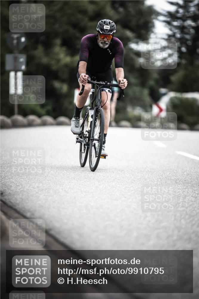 21.06.2026 - 29. Vierlanden-Triathlon H.Heesch http://msf.ph/oto/9910795 21.06.2026 12:02:04 Radfahren 661, 755, 758 meine-sportfotos.de