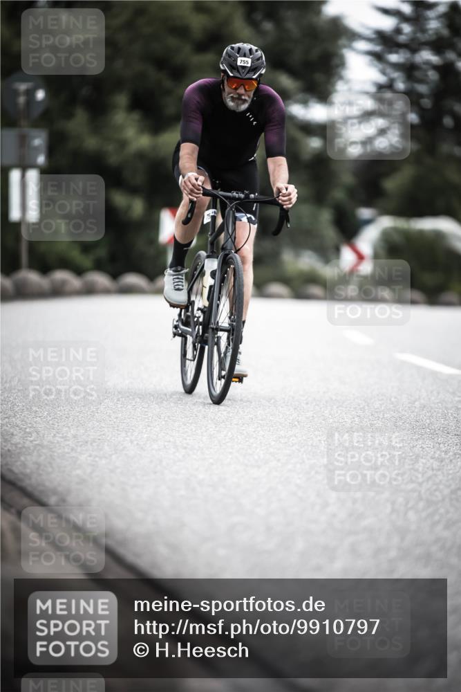 21.06.2026 - 29. Vierlanden-Triathlon H.Heesch http://msf.ph/oto/9910797 21.06.2026 12:02:04 Radfahren 661, 755, 758 meine-sportfotos.de