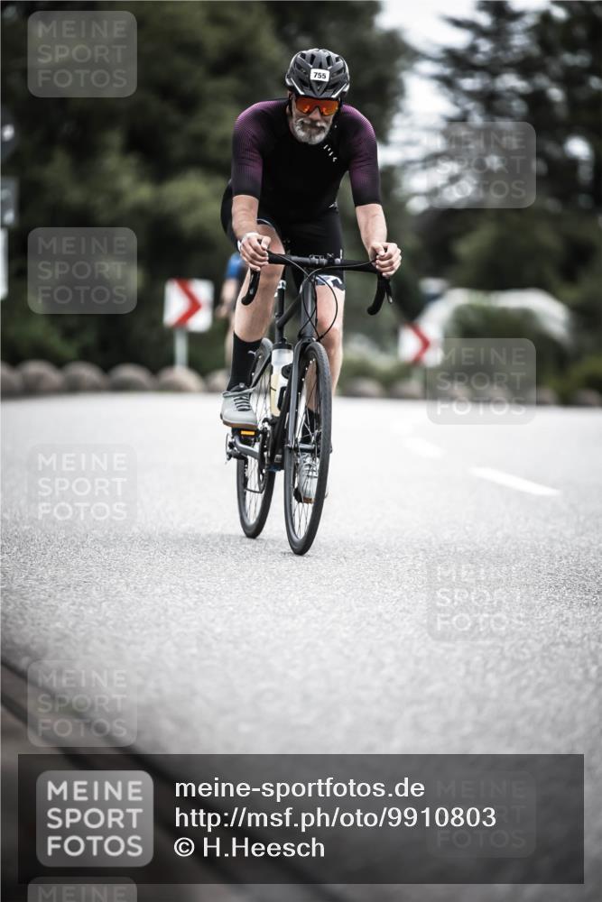 21.06.2026 - 29. Vierlanden-Triathlon H.Heesch http://msf.ph/oto/9910803 21.06.2026 12:02:04 Radfahren 661, 755, 758 meine-sportfotos.de