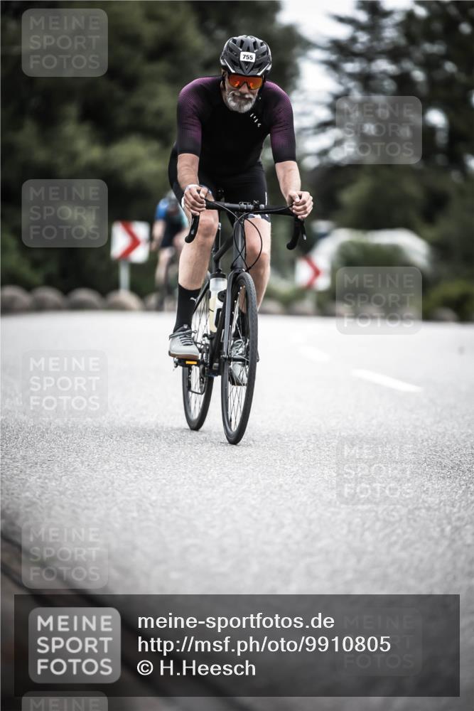 21.06.2026 - 29. Vierlanden-Triathlon H.Heesch http://msf.ph/oto/9910805 21.06.2026 12:02:04 Radfahren 661, 755, 758 meine-sportfotos.de