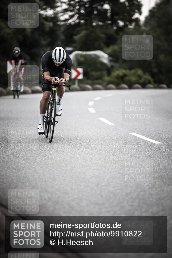 21.06.2026 - 29. Vierlanden-Triathlon H.Heesch http://msf.ph/oto/9910822 21.06.2026 09:35:58 Radfahren 75, 86, 90, 176, 198, 200, 270 meine-sportfotos.de
