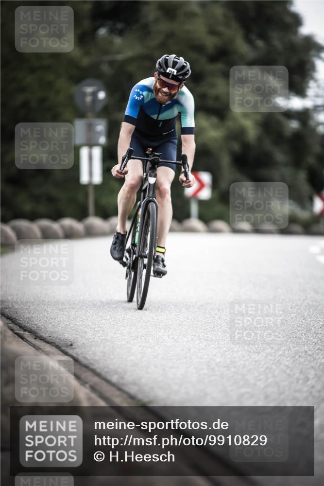 21.06.2026 - 29. Vierlanden-Triathlon H.Heesch http://msf.ph/oto/9910829 21.06.2026 12:02:08 Radfahren 661, 755, 758, 885 meine-sportfotos.de