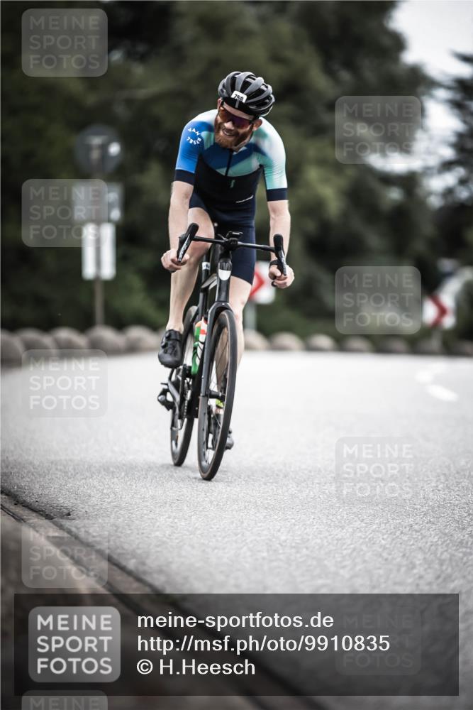21.06.2026 - 29. Vierlanden-Triathlon H.Heesch http://msf.ph/oto/9910835 21.06.2026 12:02:08 Radfahren 661, 755, 758, 885 meine-sportfotos.de