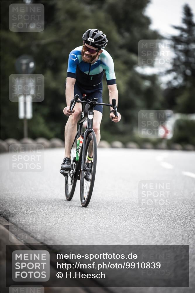 21.06.2026 - 29. Vierlanden-Triathlon H.Heesch http://msf.ph/oto/9910839 21.06.2026 12:02:08 Radfahren 661, 755, 758, 885 meine-sportfotos.de