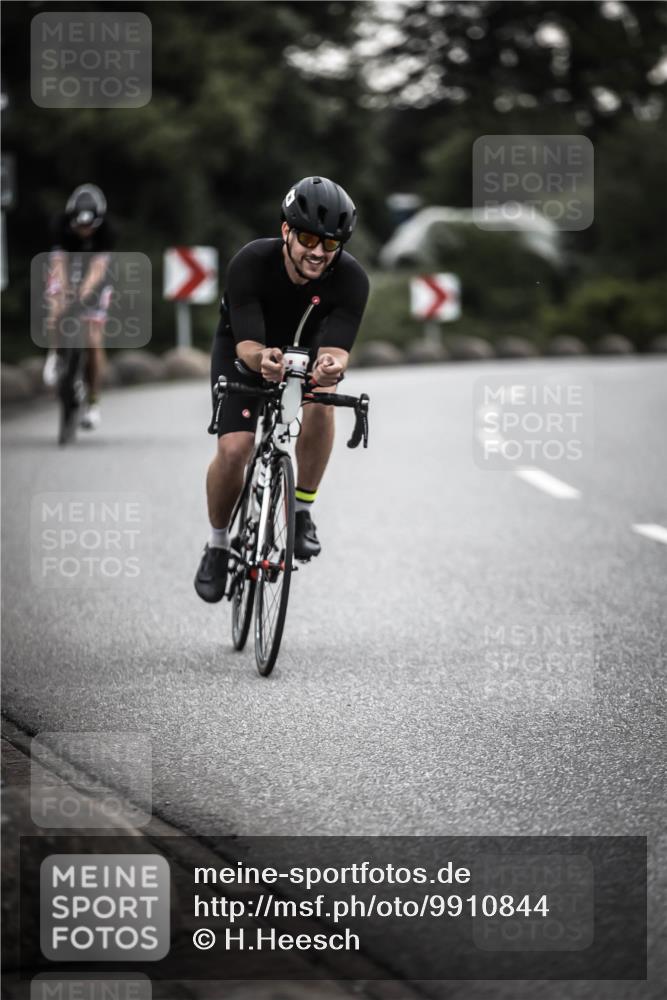 21.06.2026 - 29. Vierlanden-Triathlon H.Heesch http://msf.ph/oto/9910844 21.06.2026 09:35:59 Radfahren 75, 86, 90, 176, 198, 200, 270 meine-sportfotos.de