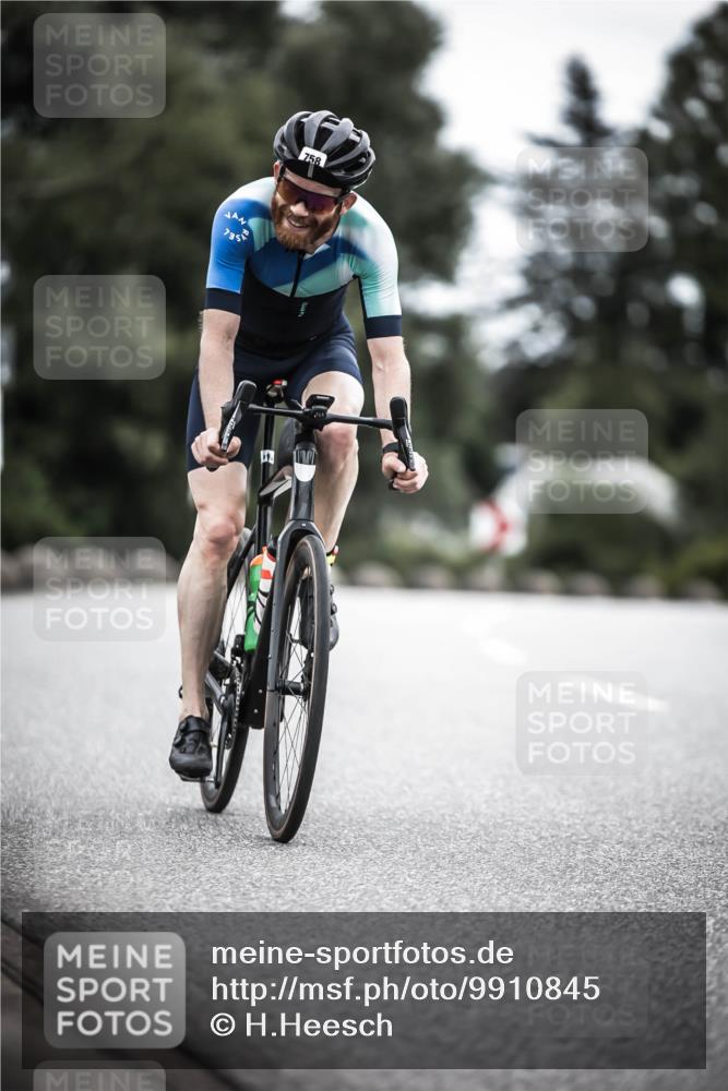 21.06.2026 - 29. Vierlanden-Triathlon H.Heesch http://msf.ph/oto/9910845 21.06.2026 12:02:08 Radfahren 661, 755, 758, 885 meine-sportfotos.de