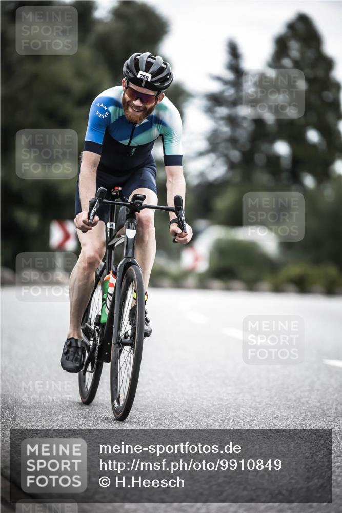21.06.2026 - 29. Vierlanden-Triathlon H.Heesch http://msf.ph/oto/9910849 21.06.2026 12:02:08 Radfahren 661, 755, 758, 885 meine-sportfotos.de