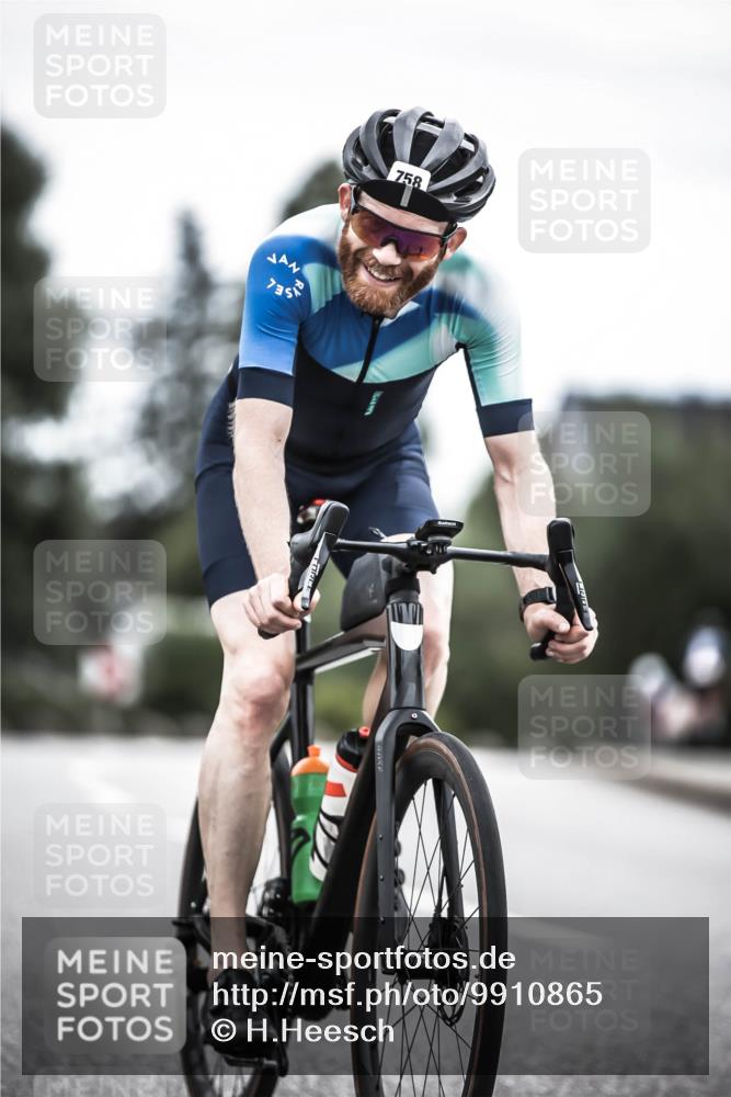 21.06.2026 - 29. Vierlanden-Triathlon H.Heesch http://msf.ph/oto/9910865 21.06.2026 12:02:09 Radfahren 661, 755, 758, 885 meine-sportfotos.de