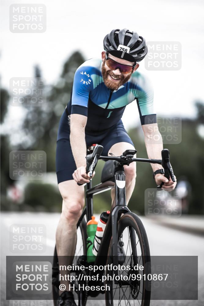 21.06.2026 - 29. Vierlanden-Triathlon H.Heesch http://msf.ph/oto/9910867 21.06.2026 12:02:09 Radfahren 661, 755, 758, 885 meine-sportfotos.de