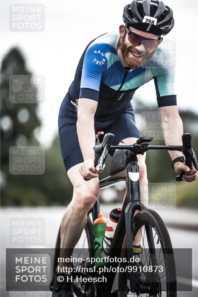 21.06.2026 - 29. Vierlanden-Triathlon H.Heesch http://msf.ph/oto/9910873 21.06.2026 12:02:09 Radfahren 661, 755, 758, 885 meine-sportfotos.de