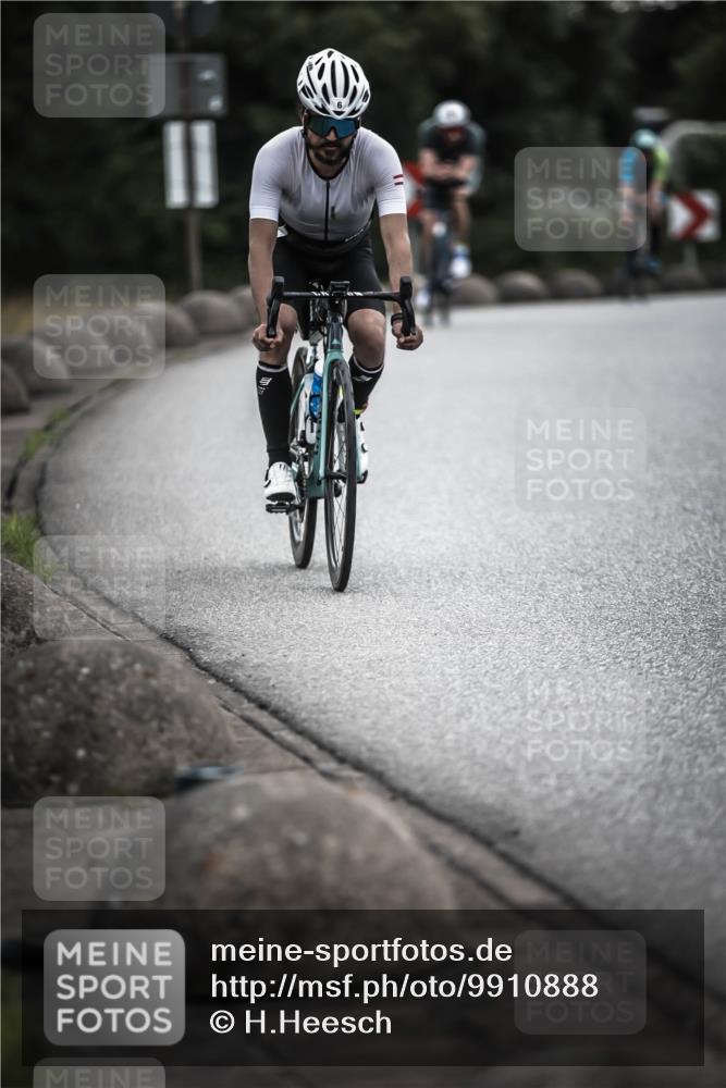 21.06.2026 - 29. Vierlanden-Triathlon H.Heesch http://msf.ph/oto/9910888 21.06.2026 09:36:12 Radfahren 6, 130, 135, 180 meine-sportfotos.de