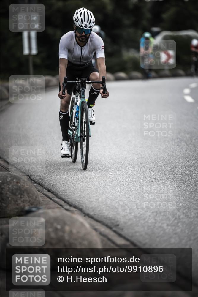 21.06.2026 - 29. Vierlanden-Triathlon H.Heesch http://msf.ph/oto/9910896 21.06.2026 09:36:12 Radfahren 6, 130, 135, 180 meine-sportfotos.de