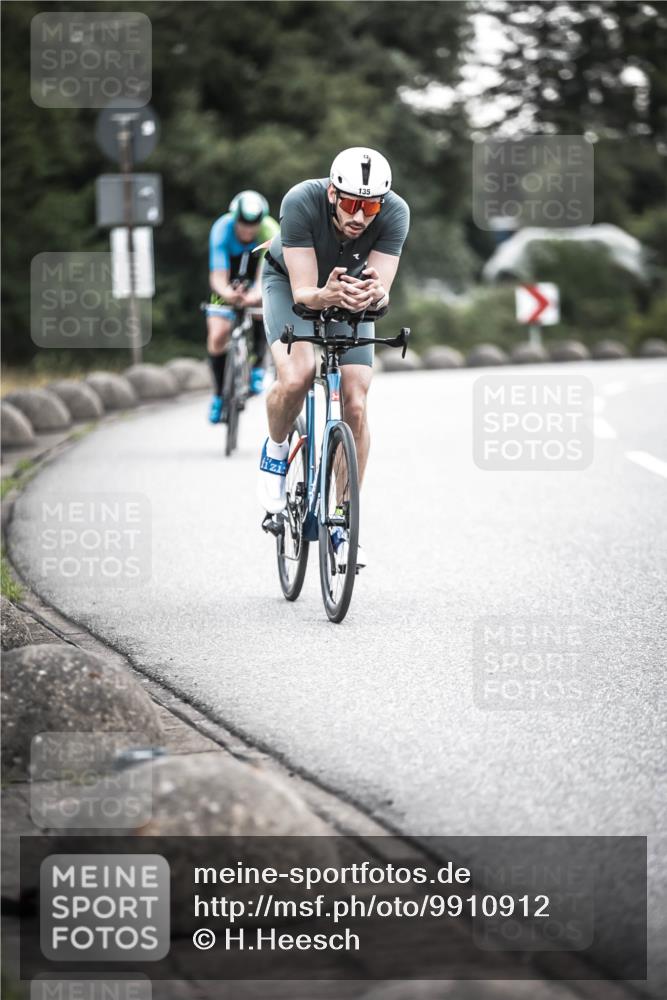 21.06.2026 - 29. Vierlanden-Triathlon H.Heesch http://msf.ph/oto/9910912 21.06.2026 09:36:15 Radfahren 6, 23, 111, 130, 135, 180, 216 meine-sportfotos.de
