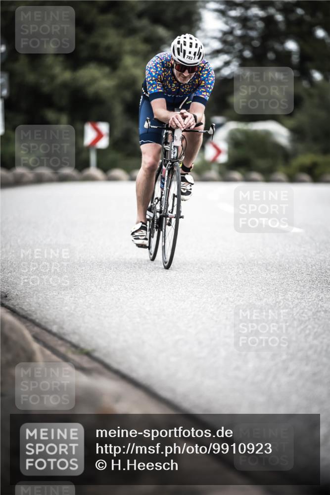 21.06.2026 - 29. Vierlanden-Triathlon H.Heesch http://msf.ph/oto/9910923 21.06.2026 12:02:23 Radfahren 228, 640, 761, 783, 859, 873 meine-sportfotos.de