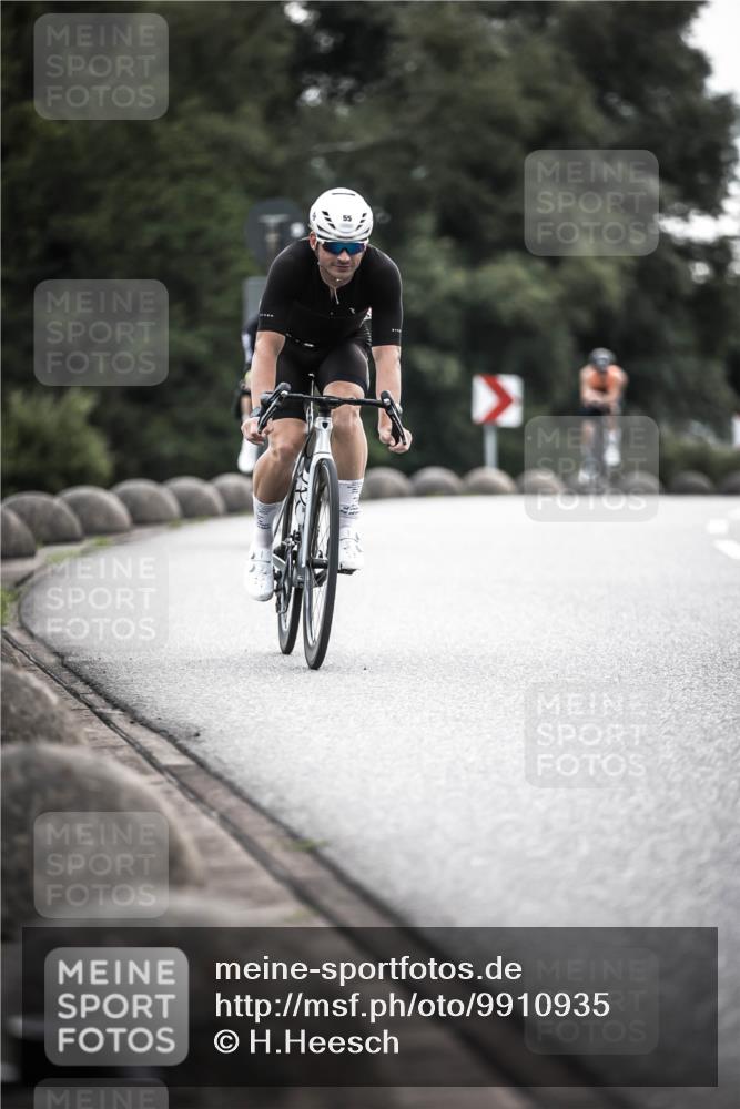 21.06.2026 - 29. Vierlanden-Triathlon H.Heesch http://msf.ph/oto/9910935 21.06.2026 09:26:23 Radfahren 55, 78, 106, 269 meine-sportfotos.de