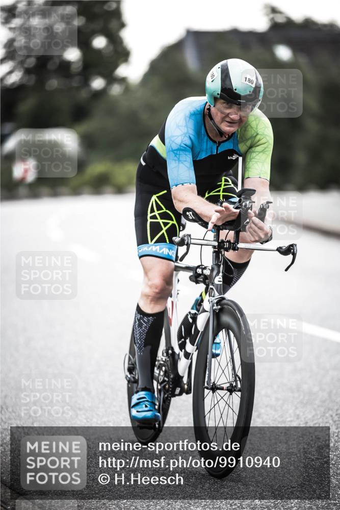 21.06.2026 - 29. Vierlanden-Triathlon H.Heesch http://msf.ph/oto/9910940 21.06.2026 09:36:17 Radfahren 6, 23, 111, 130, 135, 180, 216, 283 meine-sportfotos.de