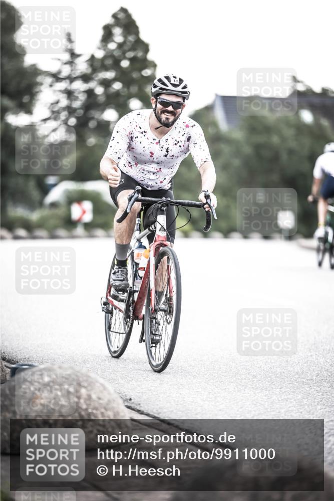 21.06.2026 - 29. Vierlanden-Triathlon H.Heesch http://msf.ph/oto/9911000 21.06.2026 09:36:47 Radfahren 18 meine-sportfotos.de
