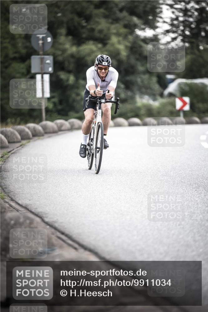 21.06.2026 - 29. Vierlanden-Triathlon H.Heesch http://msf.ph/oto/9911034 21.06.2026 09:37:07 Radfahren 83 meine-sportfotos.de