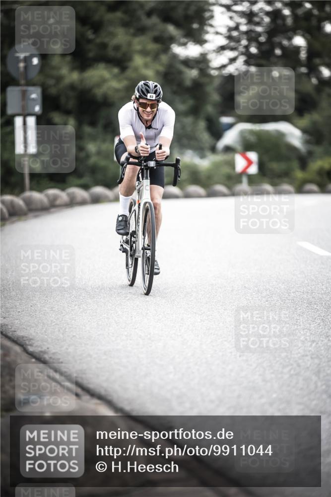 21.06.2026 - 29. Vierlanden-Triathlon H.Heesch http://msf.ph/oto/9911044 21.06.2026 09:37:07 Radfahren 83 meine-sportfotos.de