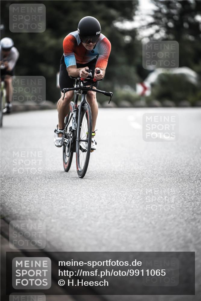 21.06.2026 - 29. Vierlanden-Triathlon H.Heesch http://msf.ph/oto/9911065 21.06.2026 09:26:59 Radfahren 75, 197, 1355 meine-sportfotos.de