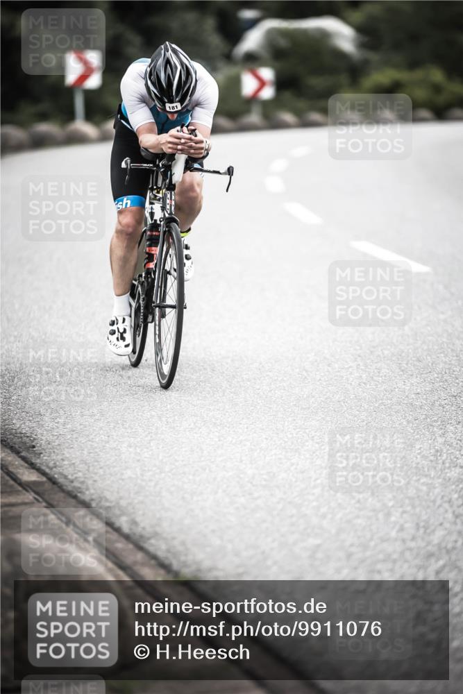 21.06.2026 - 29. Vierlanden-Triathlon H.Heesch http://msf.ph/oto/9911076 21.06.2026 09:37:30 Radfahren 181, 290 meine-sportfotos.de