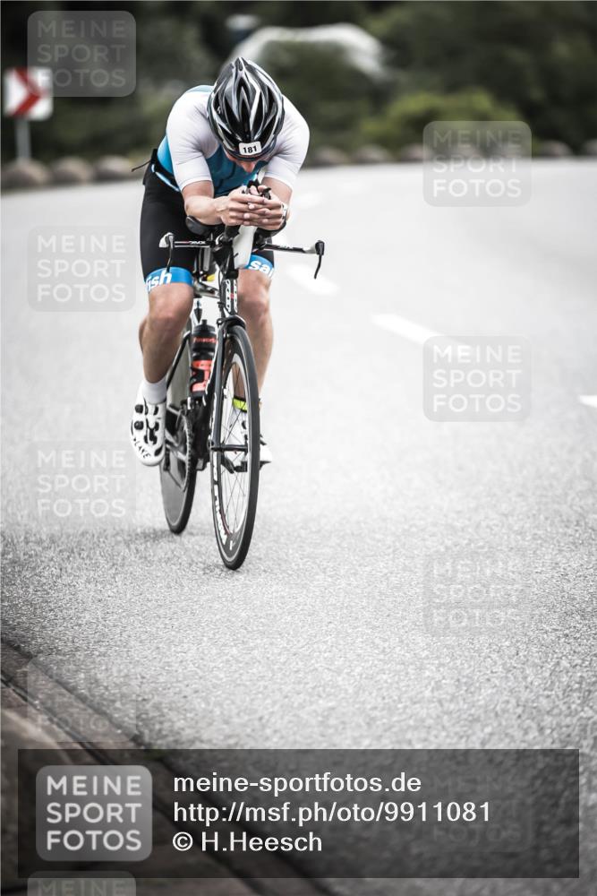 21.06.2026 - 29. Vierlanden-Triathlon H.Heesch http://msf.ph/oto/9911081 21.06.2026 09:37:31 Radfahren 181, 290 meine-sportfotos.de