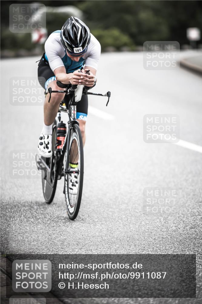 21.06.2026 - 29. Vierlanden-Triathlon H.Heesch http://msf.ph/oto/9911087 21.06.2026 09:37:31 Radfahren 181, 290 meine-sportfotos.de
