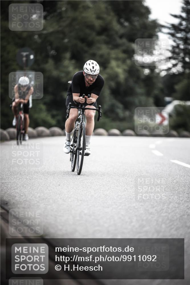 21.06.2026 - 29. Vierlanden-Triathlon H.Heesch http://msf.ph/oto/9911092 21.06.2026 09:27:07 Radfahren 75, 84, 169, 198 meine-sportfotos.de