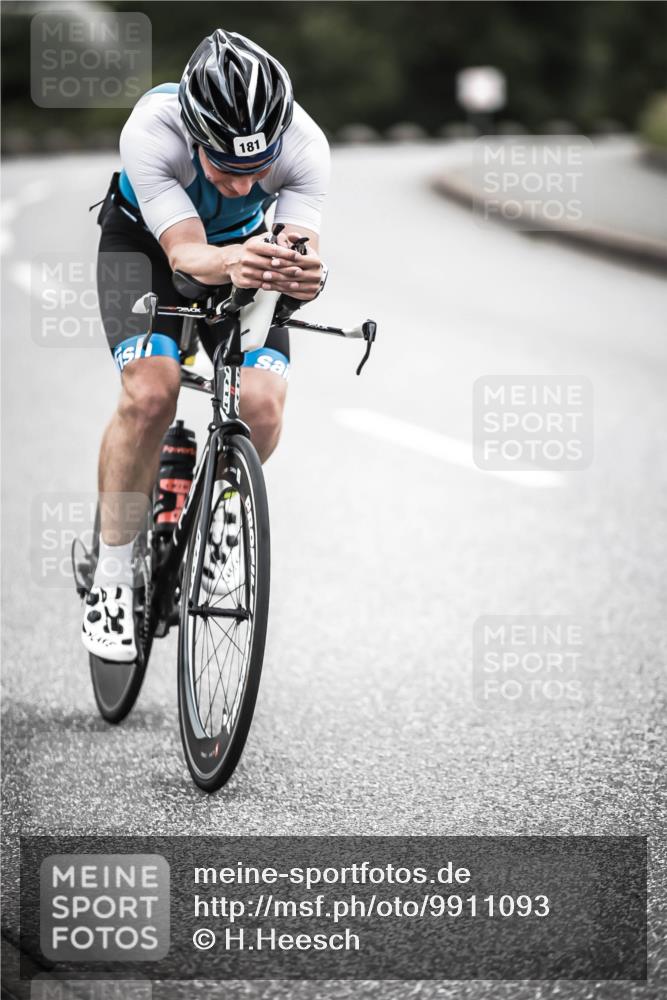 21.06.2026 - 29. Vierlanden-Triathlon H.Heesch http://msf.ph/oto/9911093 21.06.2026 09:37:31 Radfahren 181, 290 meine-sportfotos.de