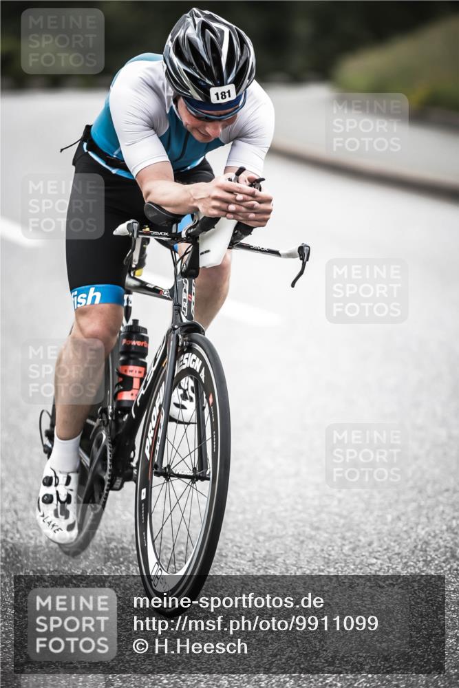 21.06.2026 - 29. Vierlanden-Triathlon H.Heesch http://msf.ph/oto/9911099 21.06.2026 09:37:31 Radfahren 181, 290 meine-sportfotos.de
