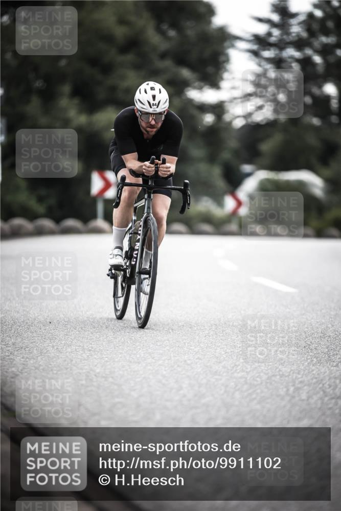 21.06.2026 - 29. Vierlanden-Triathlon H.Heesch http://msf.ph/oto/9911102 21.06.2026 09:27:08 Radfahren 27, 75, 84, 169, 198 meine-sportfotos.de
