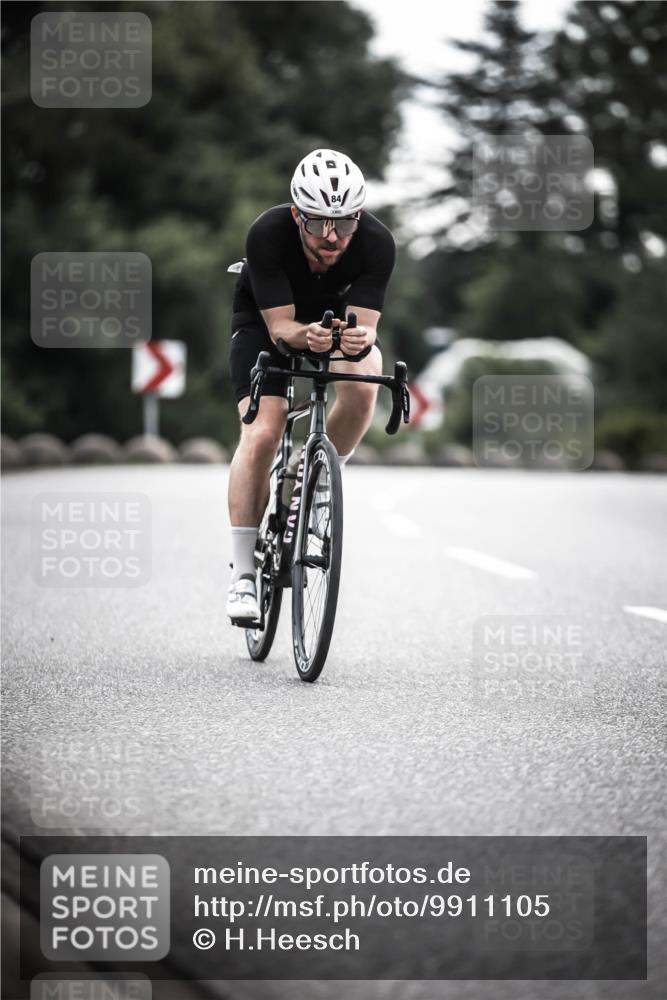 21.06.2026 - 29. Vierlanden-Triathlon H.Heesch http://msf.ph/oto/9911105 21.06.2026 09:27:08 Radfahren 27, 75, 84, 169, 198 meine-sportfotos.de
