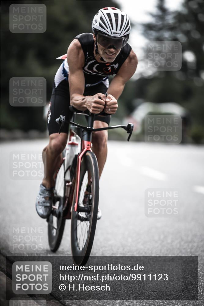 21.06.2026 - 29. Vierlanden-Triathlon H.Heesch http://msf.ph/oto/9911123 21.06.2026 09:27:10 Radfahren 27, 84, 169, 198 meine-sportfotos.de