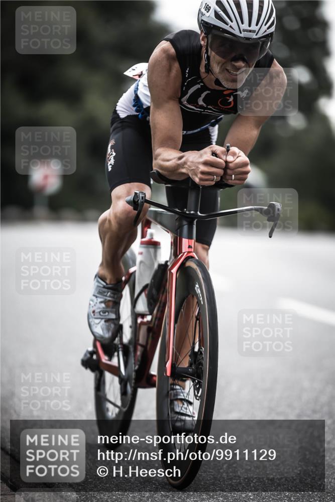 21.06.2026 - 29. Vierlanden-Triathlon H.Heesch http://msf.ph/oto/9911129 21.06.2026 09:27:10 Radfahren 27, 84, 169, 198 meine-sportfotos.de