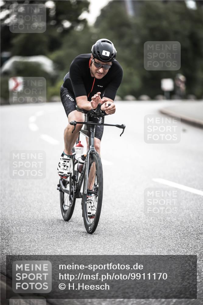 21.06.2026 - 29. Vierlanden-Triathlon H.Heesch http://msf.ph/oto/9911170 21.06.2026 09:37:48 Radfahren 5, 30, 69, 195, 240 meine-sportfotos.de