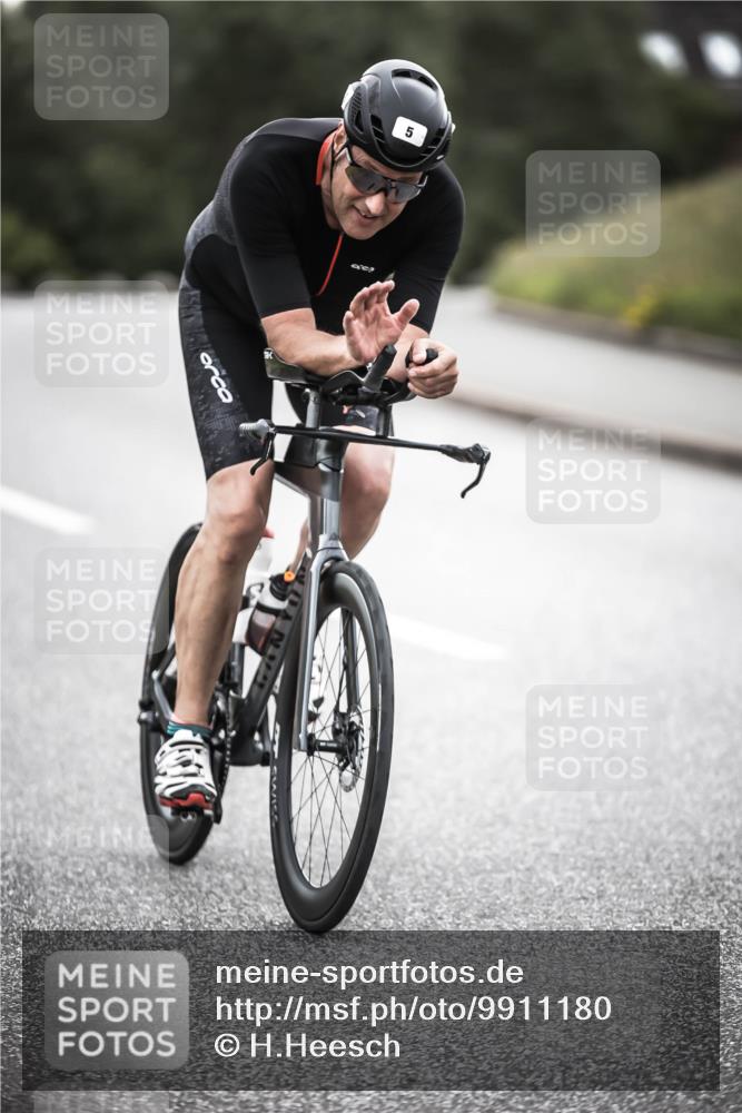 21.06.2026 - 29. Vierlanden-Triathlon H.Heesch http://msf.ph/oto/9911180 21.06.2026 09:37:49 Radfahren 5, 69, 195, 240 meine-sportfotos.de