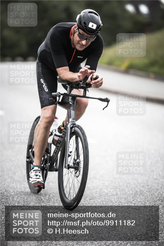 21.06.2026 - 29. Vierlanden-Triathlon H.Heesch http://msf.ph/oto/9911182 21.06.2026 09:37:49 Radfahren 5, 69, 195, 240 meine-sportfotos.de