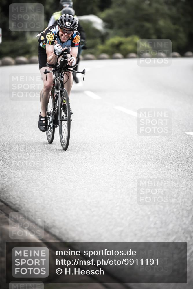 21.06.2026 - 29. Vierlanden-Triathlon H.Heesch http://msf.ph/oto/9911191 21.06.2026 09:37:57 Radfahren 2, 156 meine-sportfotos.de