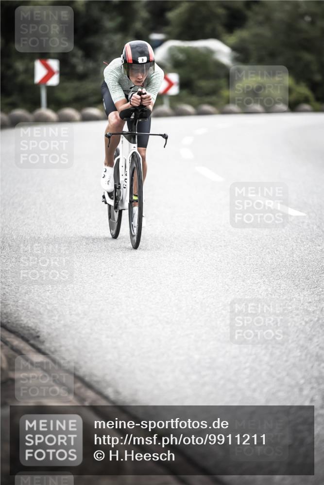 21.06.2026 - 29. Vierlanden-Triathlon H.Heesch http://msf.ph/oto/9911211 21.06.2026 09:38:05 Radfahren 2 meine-sportfotos.de