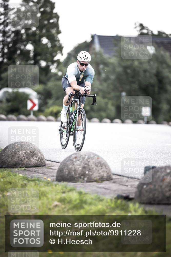 21.06.2026 - 29. Vierlanden-Triathlon H.Heesch http://msf.ph/oto/9911228 21.06.2026 09:39:08 Radfahren 59 meine-sportfotos.de
