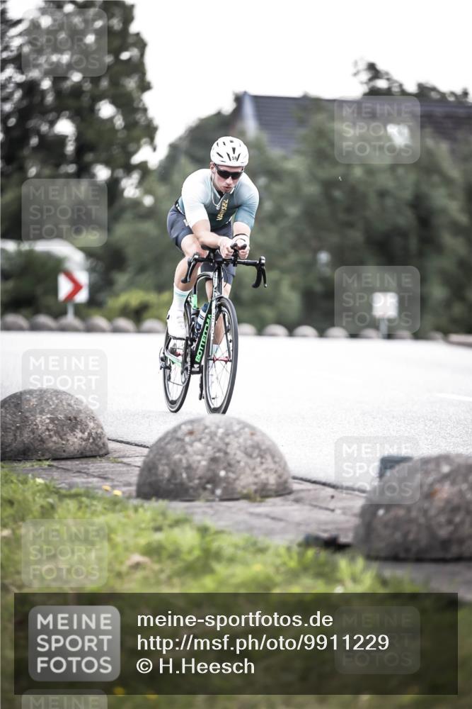 21.06.2026 - 29. Vierlanden-Triathlon H.Heesch http://msf.ph/oto/9911229 21.06.2026 09:39:08 Radfahren 59 meine-sportfotos.de