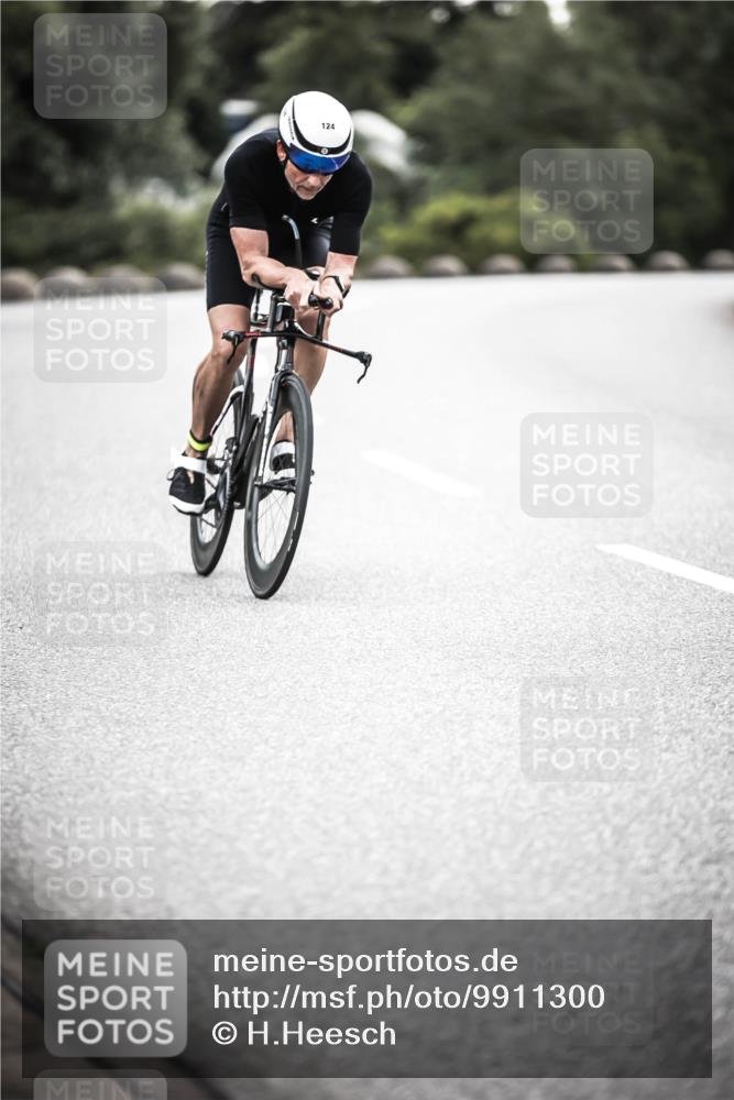 21.06.2026 - 29. Vierlanden-Triathlon H.Heesch http://msf.ph/oto/9911300 21.06.2026 09:39:56 Radfahren 124, 275 meine-sportfotos.de