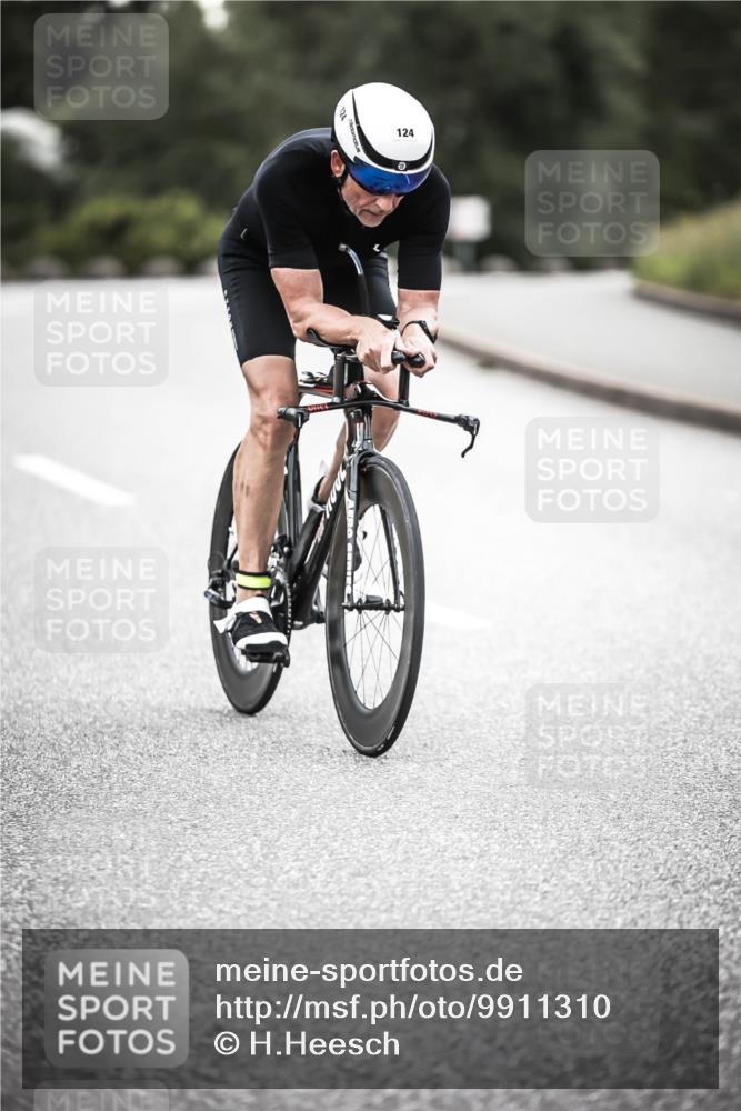 21.06.2026 - 29. Vierlanden-Triathlon H.Heesch http://msf.ph/oto/9911310 21.06.2026 09:39:56 Radfahren 124, 275 meine-sportfotos.de